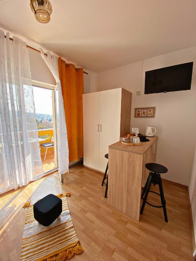The Manzoni Family 5 Punat Exterior foto